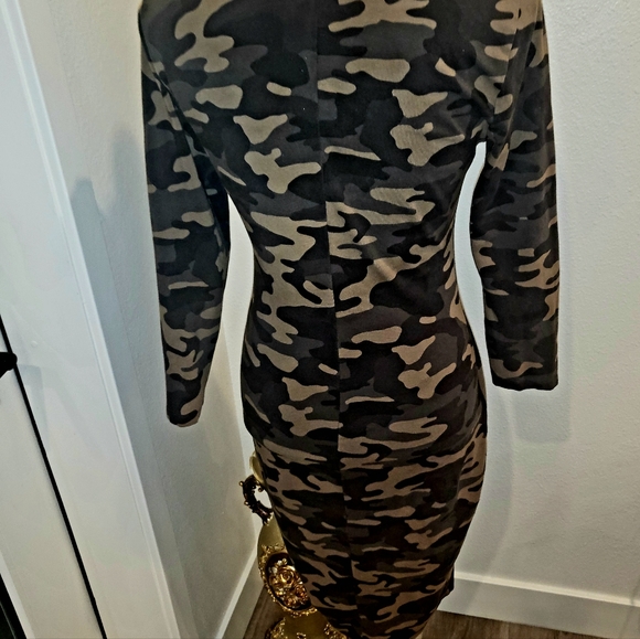 New York & Company Street Soho Women's 3/4 sleeves midi bodycorn camo dress - Picture 7 of 14